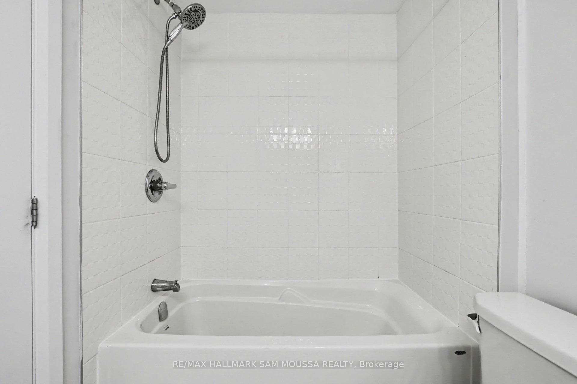 215 Eldorado Private Unit A photo 36