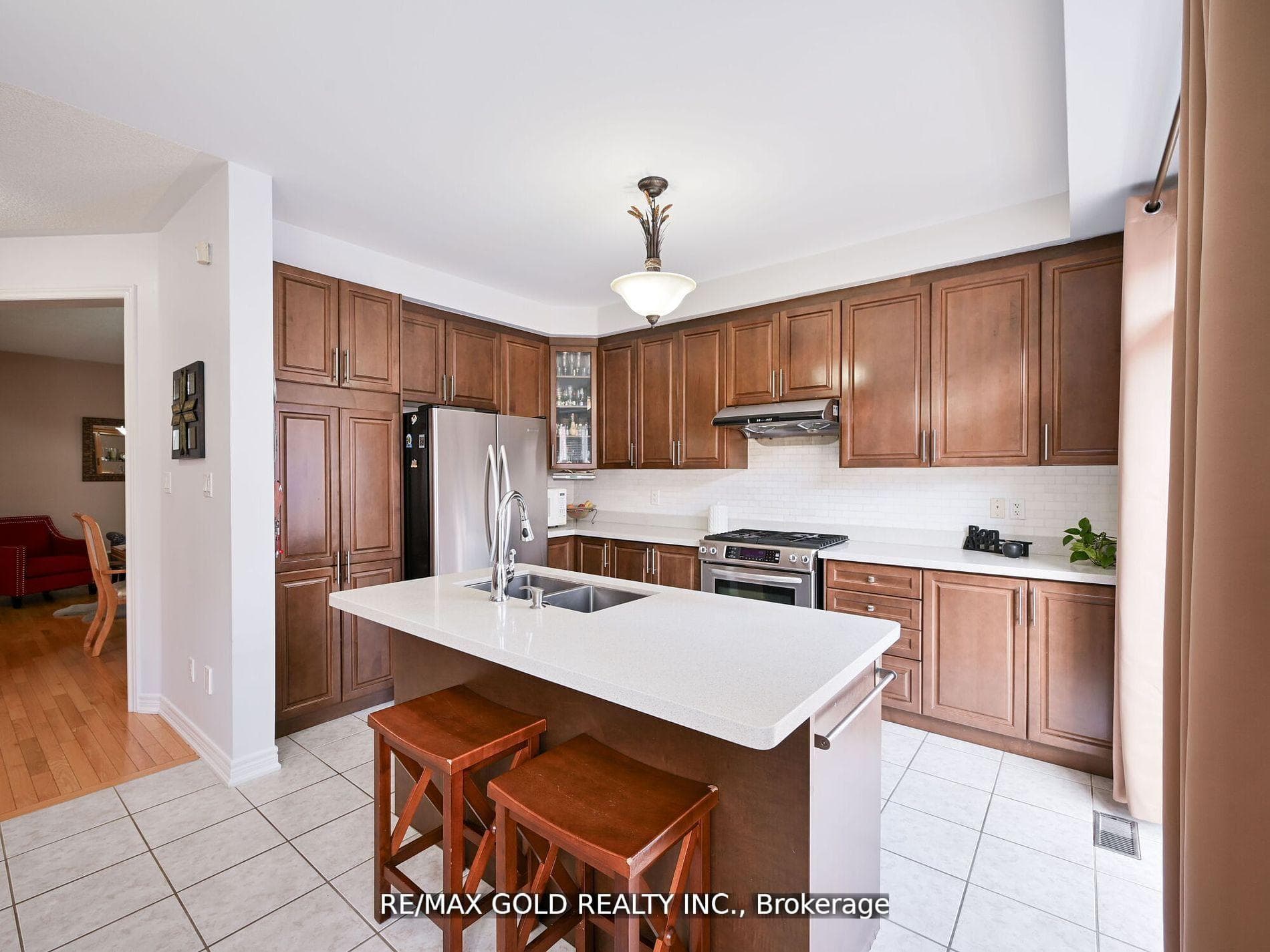 25 Maverick Crescent photo 13