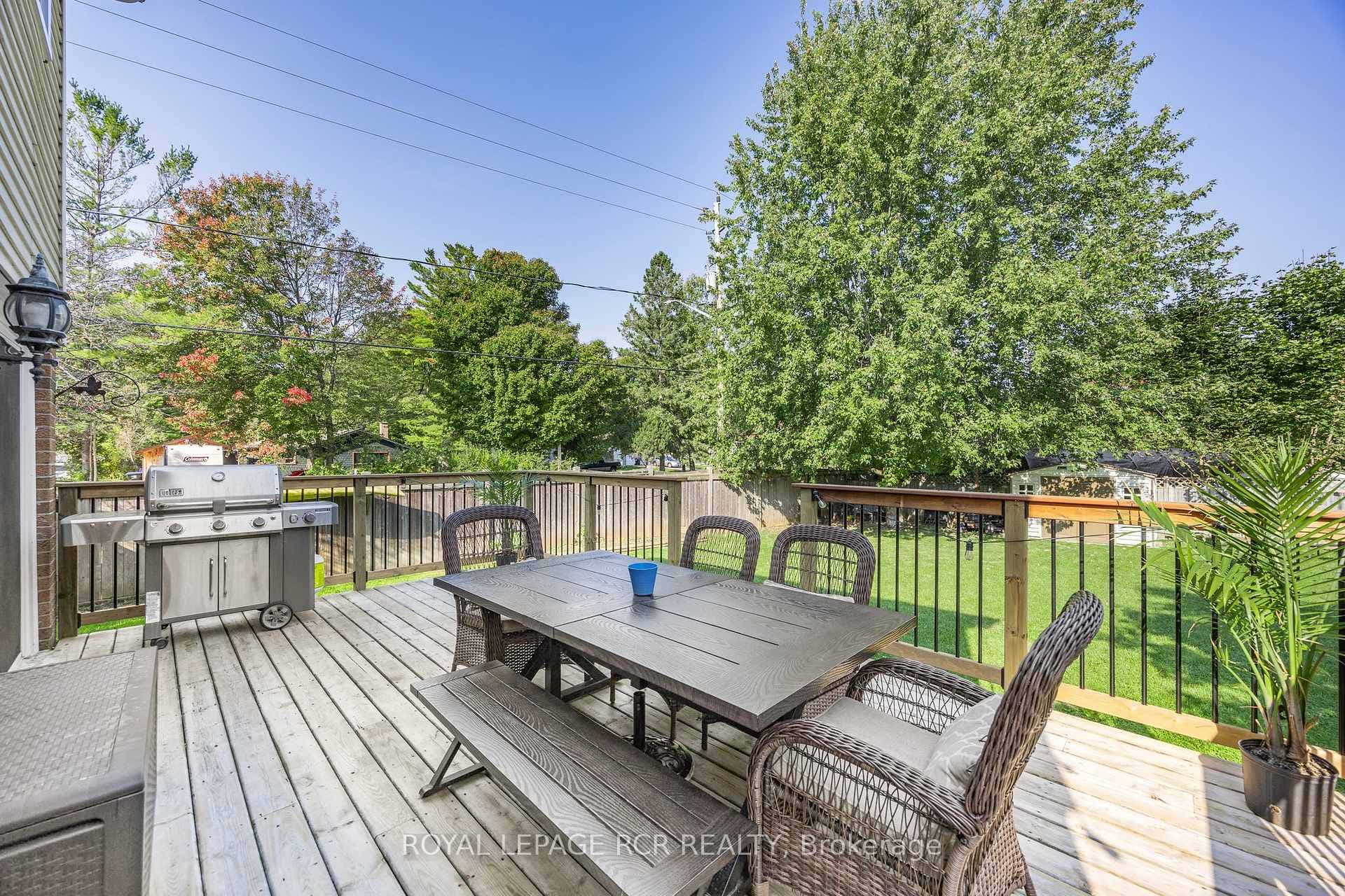 796 Candaras Street photo 32