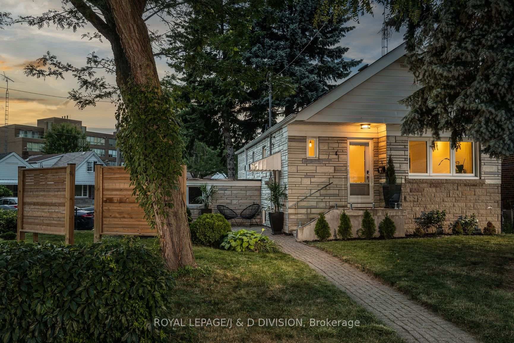 4 Joanith Drive photo 2