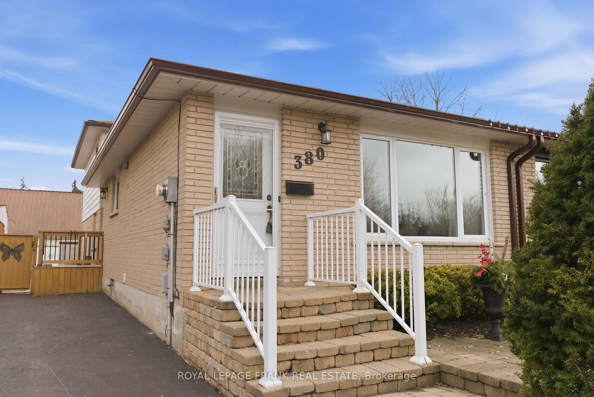 380 Surrey Drive photo 2