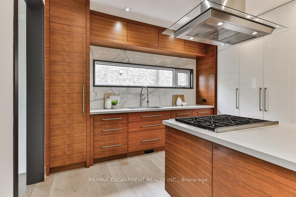 483 Bobolink Road photo 15