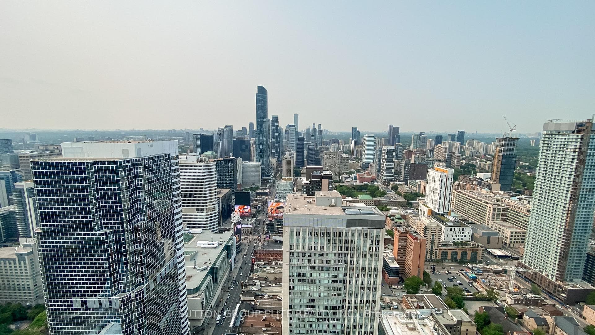 197 YONGE Street Unit 4902 photo 35