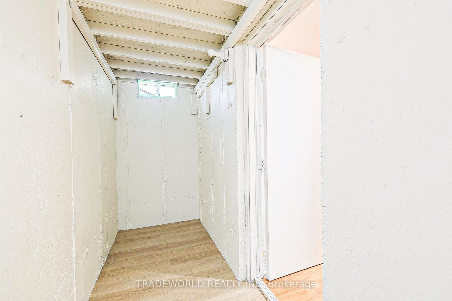 25 Bassett Avenue photo 43