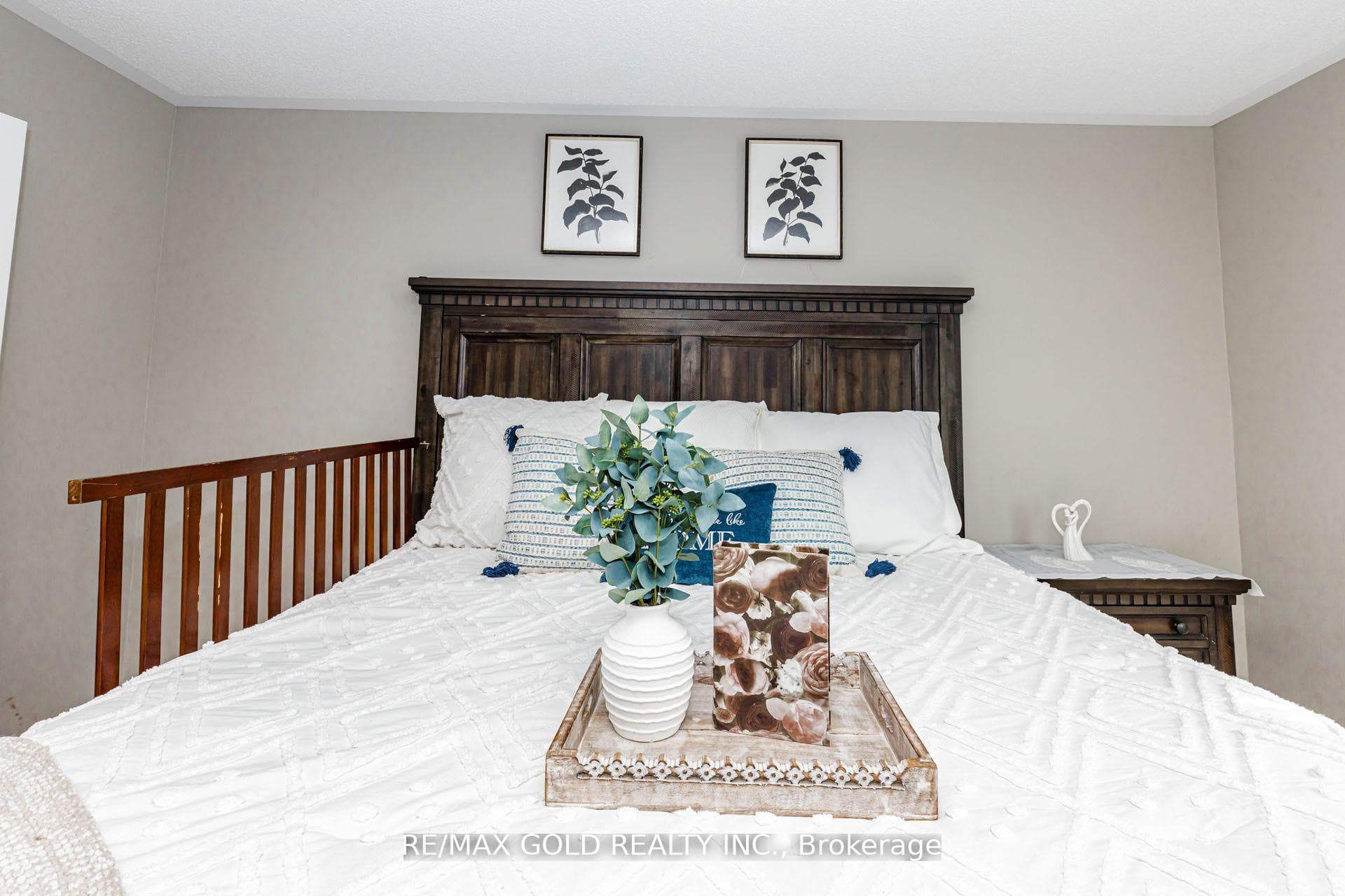 23 Wild Indigo Crescent photo 32
