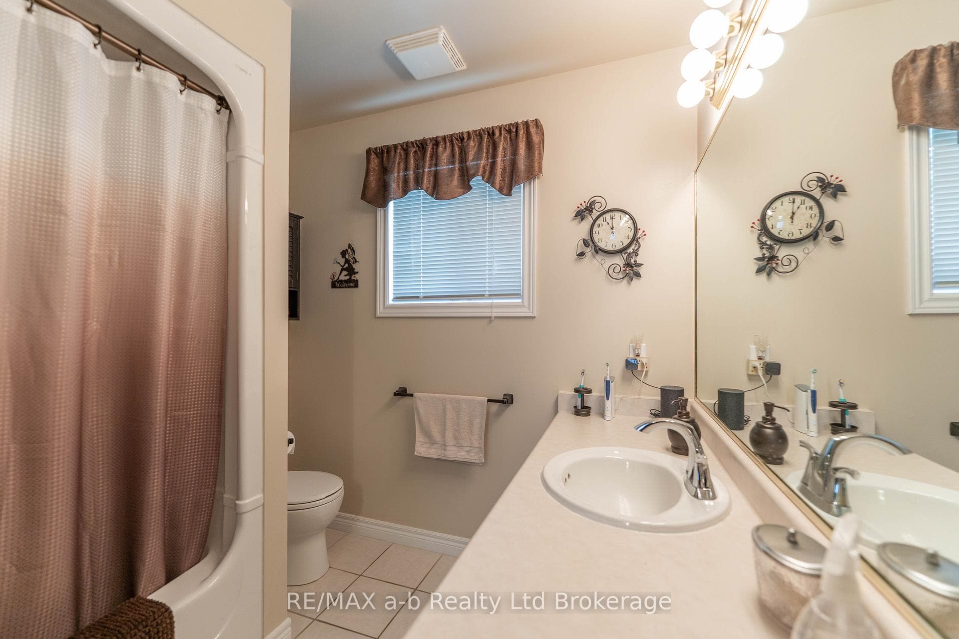 Main Bathroom