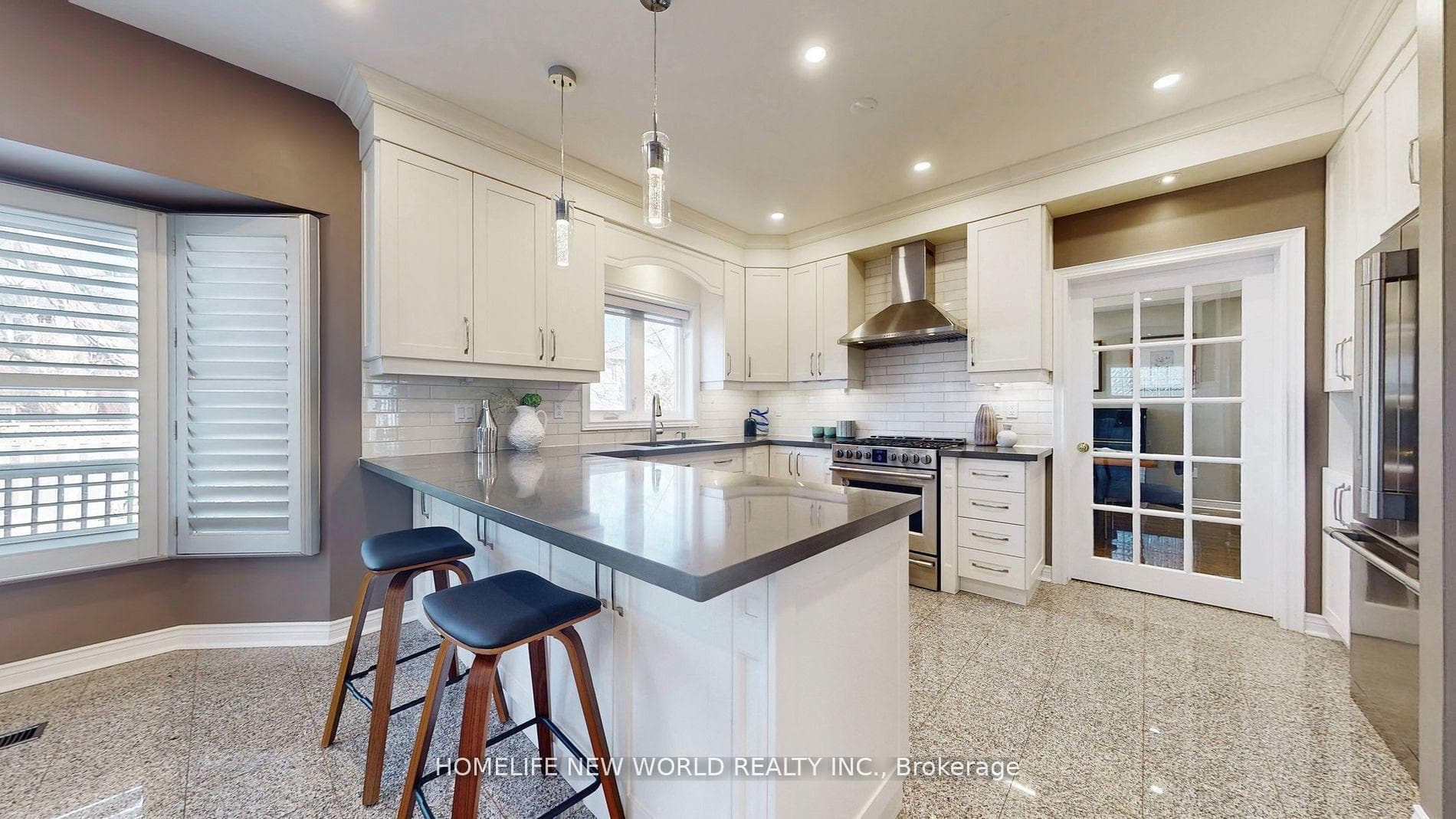 115 Golden Tulip Crescent photo 13