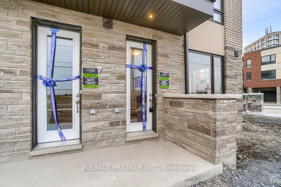620 Rexdale Boulevard Unit 4 photo 2