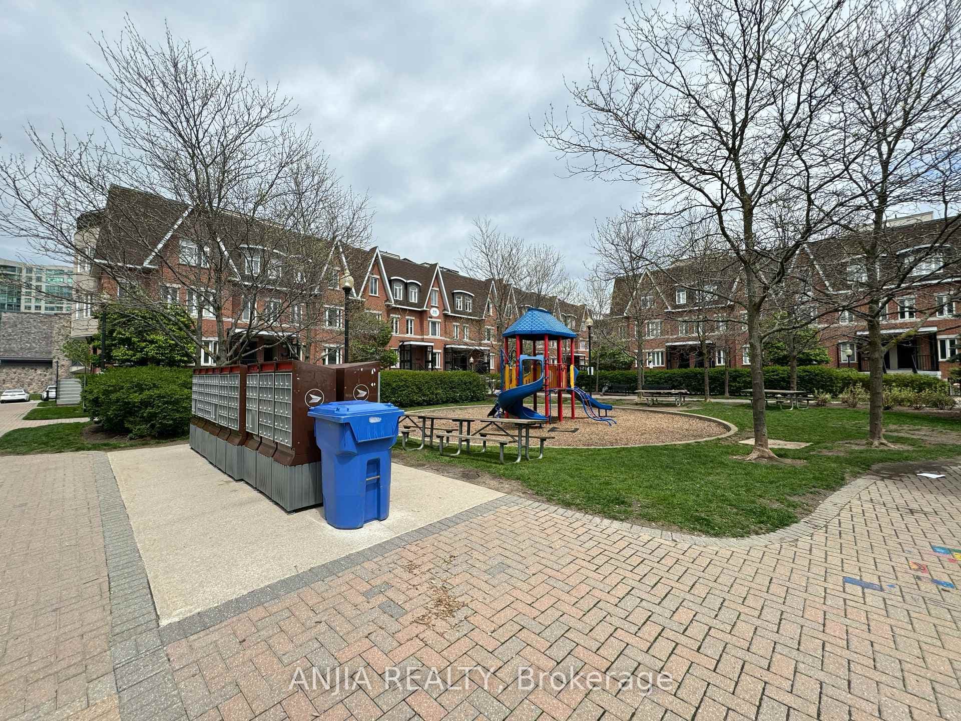 308 John Street Unit 112 photo 17
