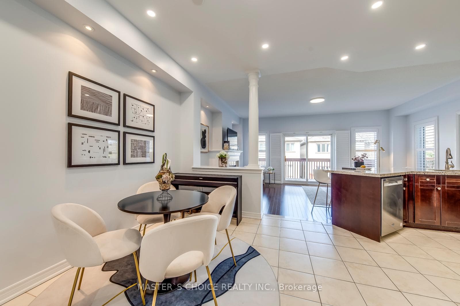 2383 Wasaga Drive photo 10