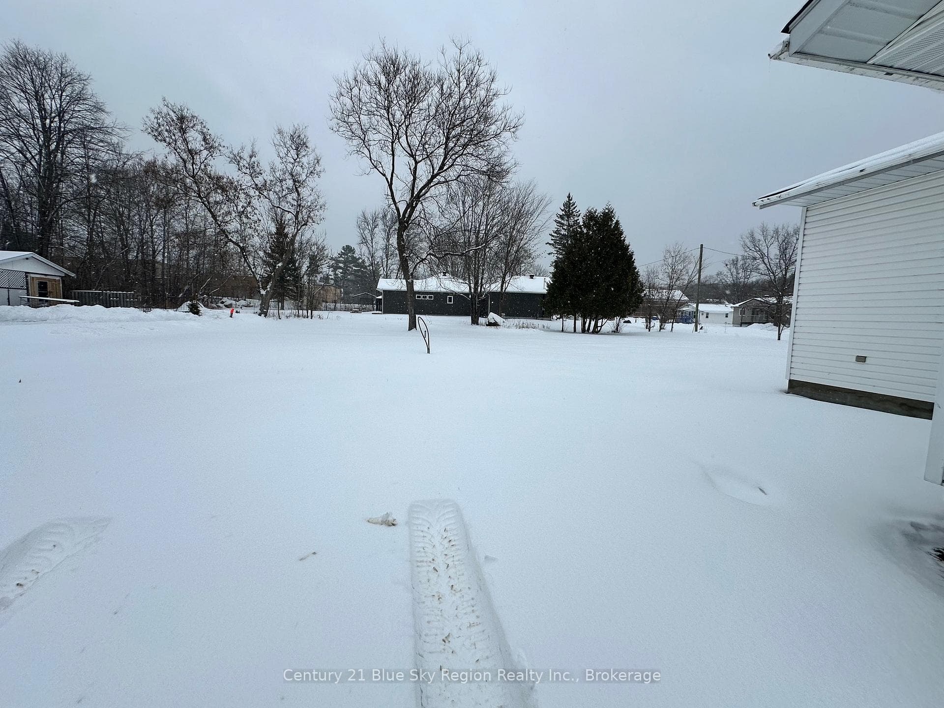 391 Mattawan Street photo 17