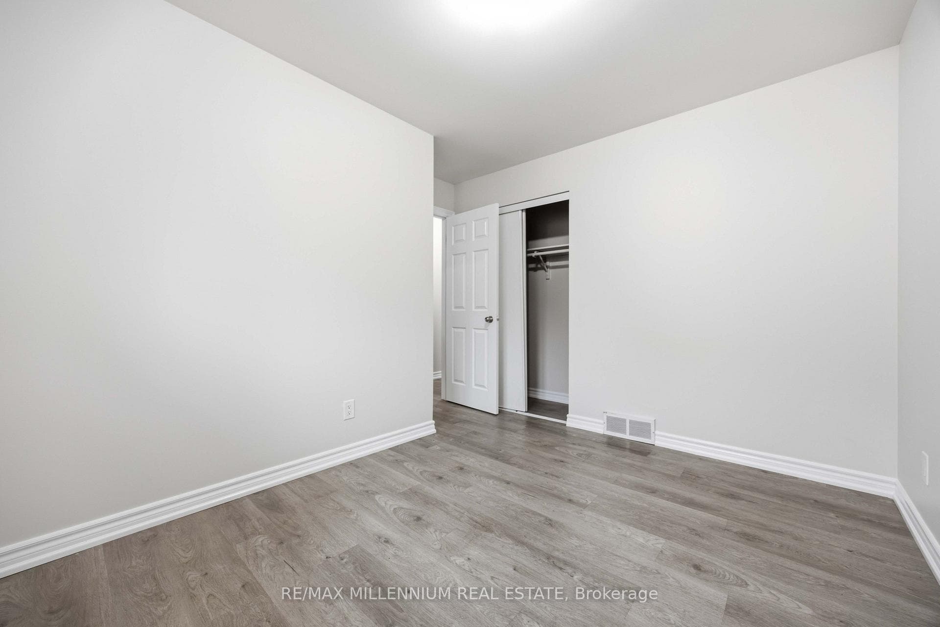 867 Wellington Street photo 12