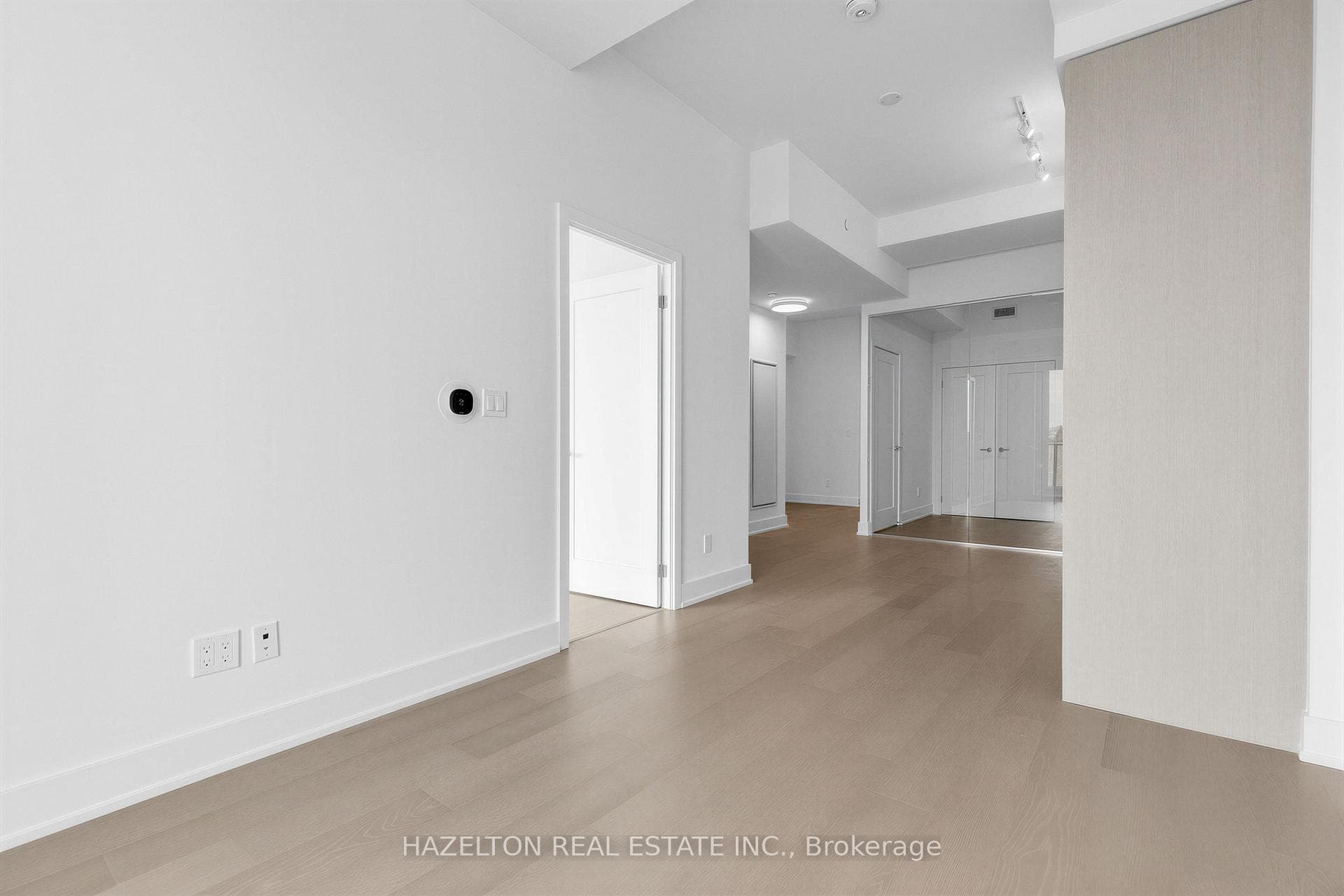 8 Manor Road Unit 705 photo 10
