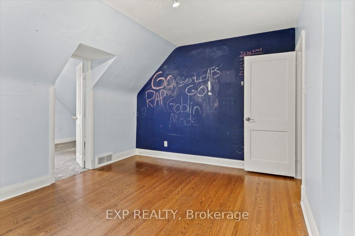 142 Cochrane Street photo 23