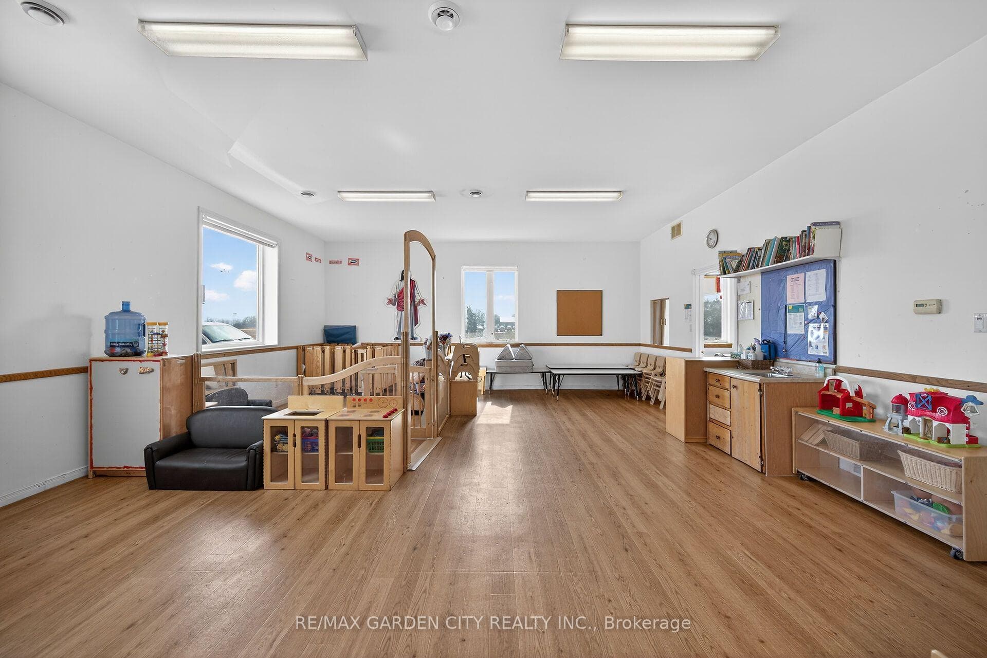 1140 Bay Street photo 25
