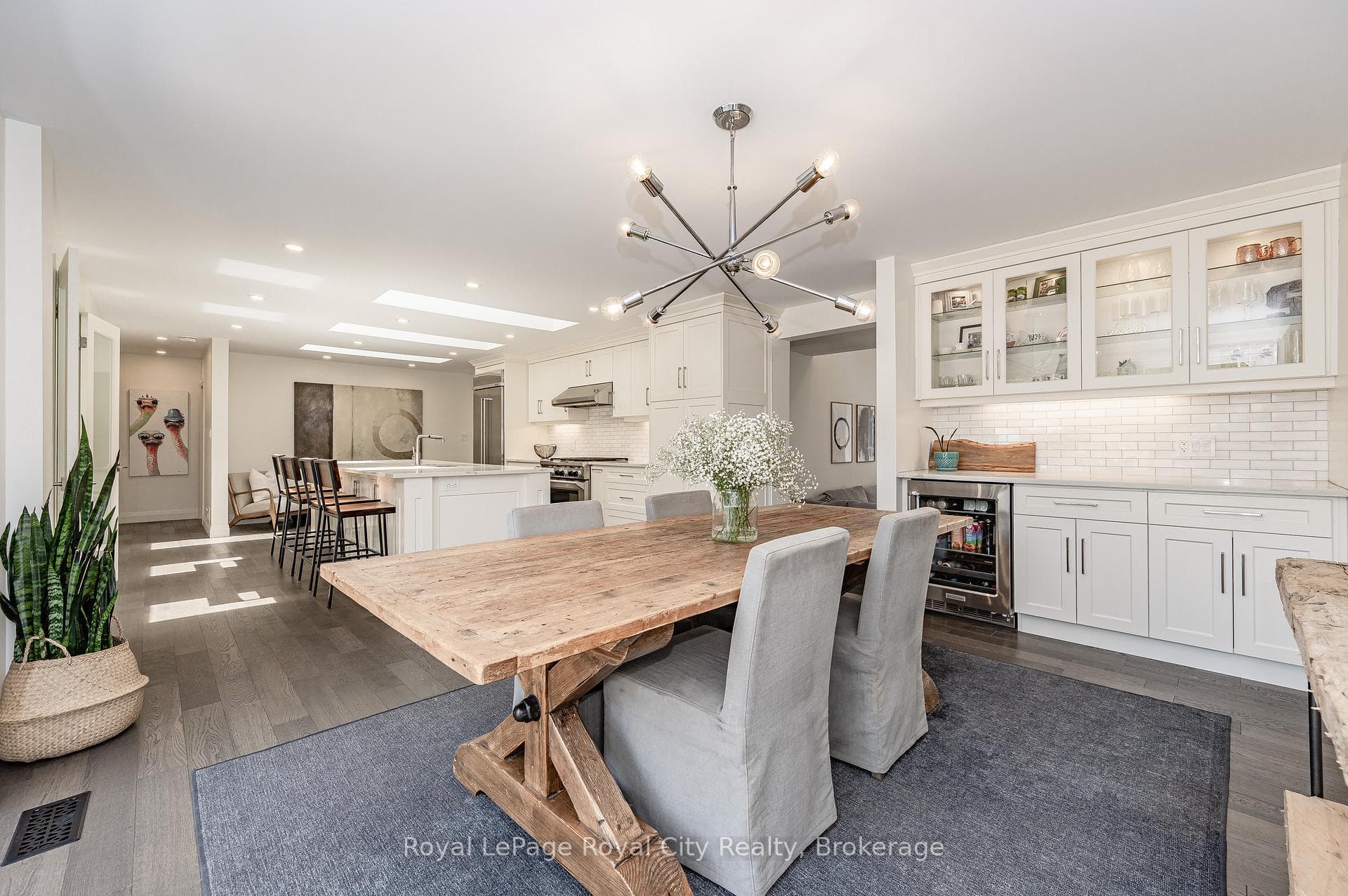 11 FARNHAM Road photo 3