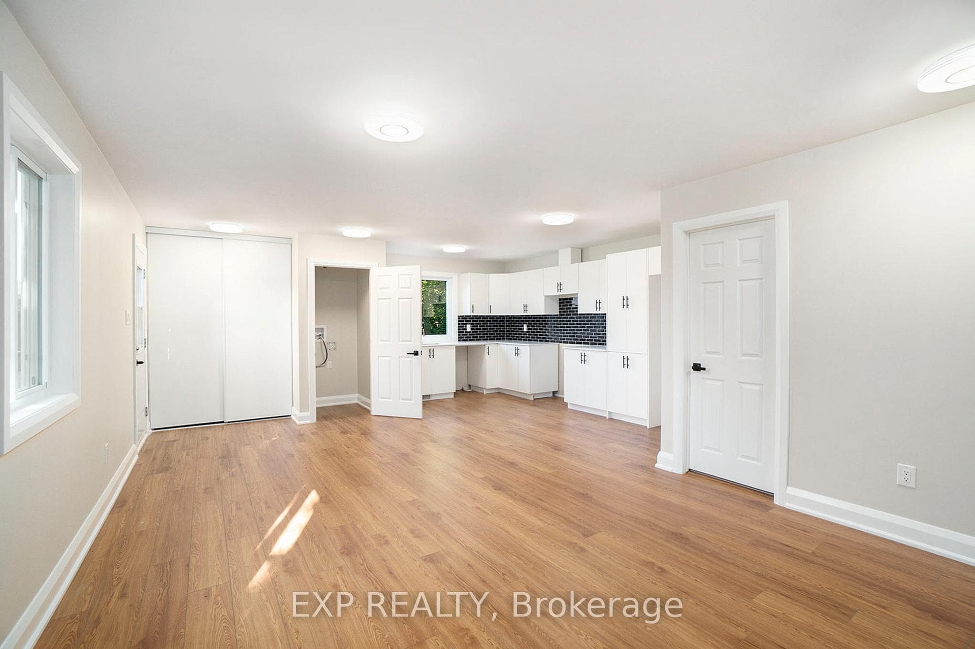 838 St. Laurent Boulevard Unit 3 photo 4