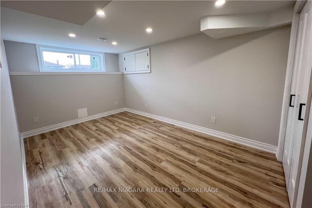 6911 HAGAR Avenue photo 18