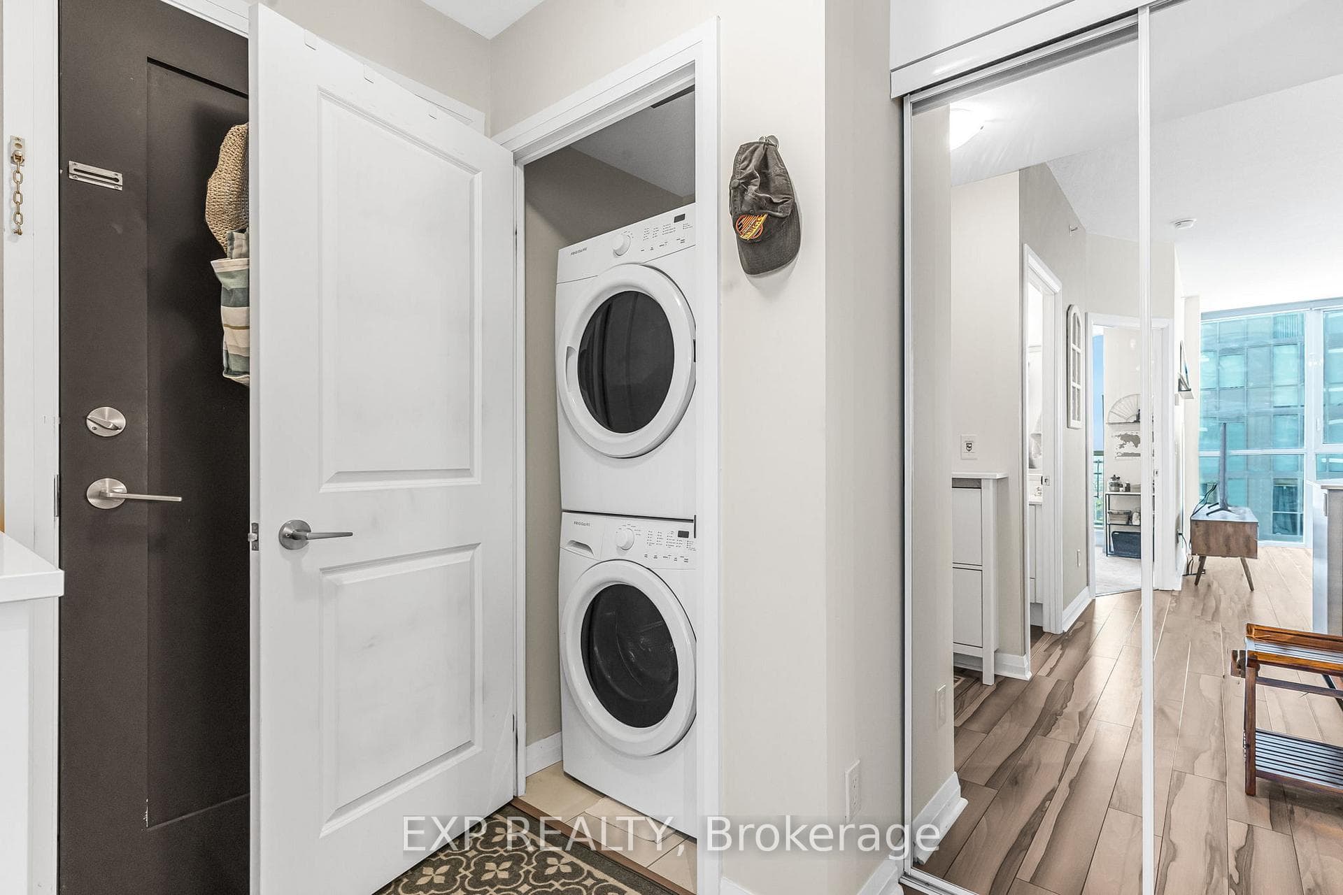 75 Eglinton Avenue Unit 1901 photo 23