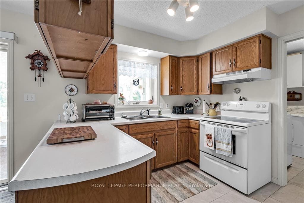 18352 TYOTOWN Road photo 8