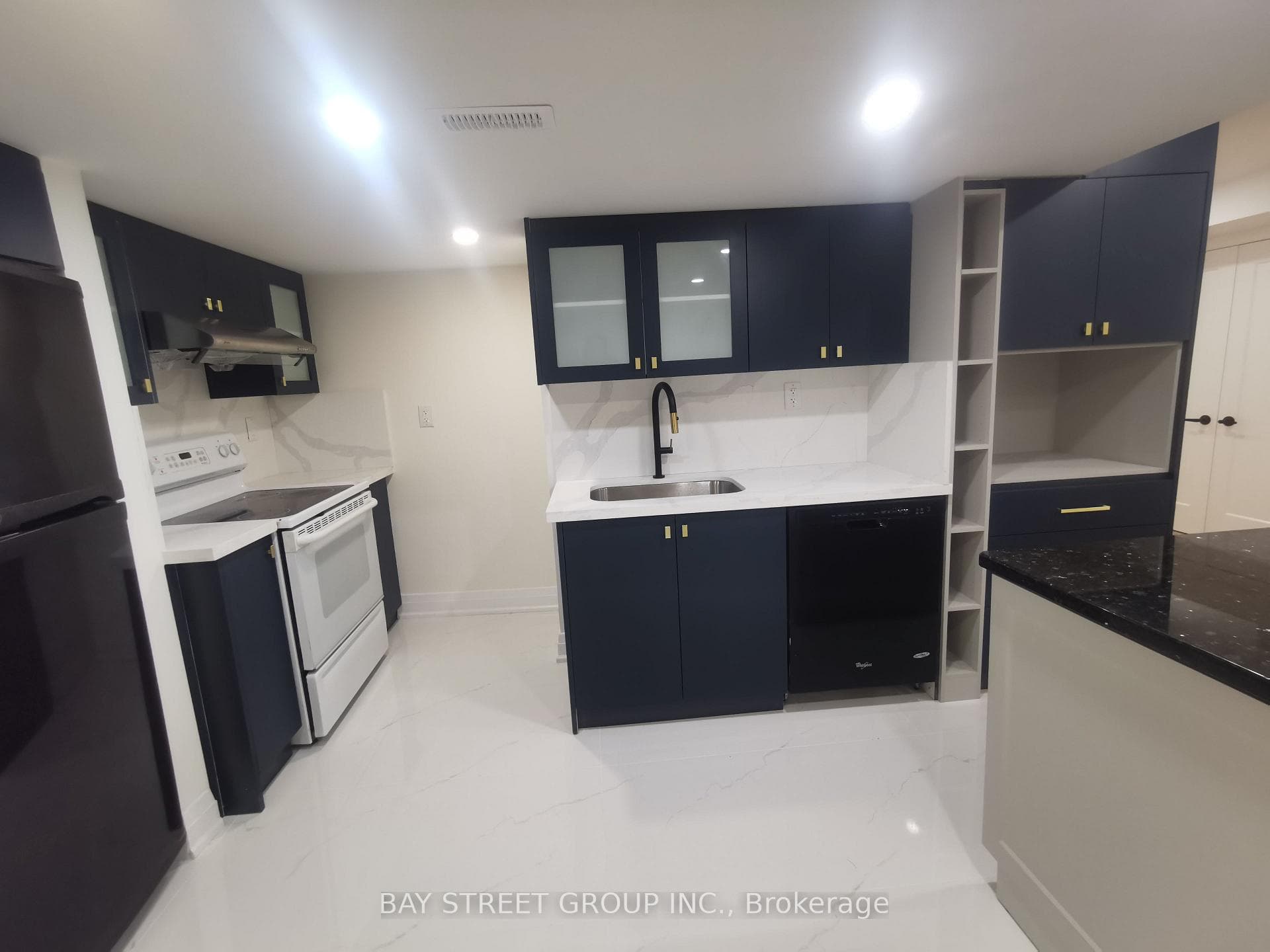 3 Feltham Road Unit Basement photo 7