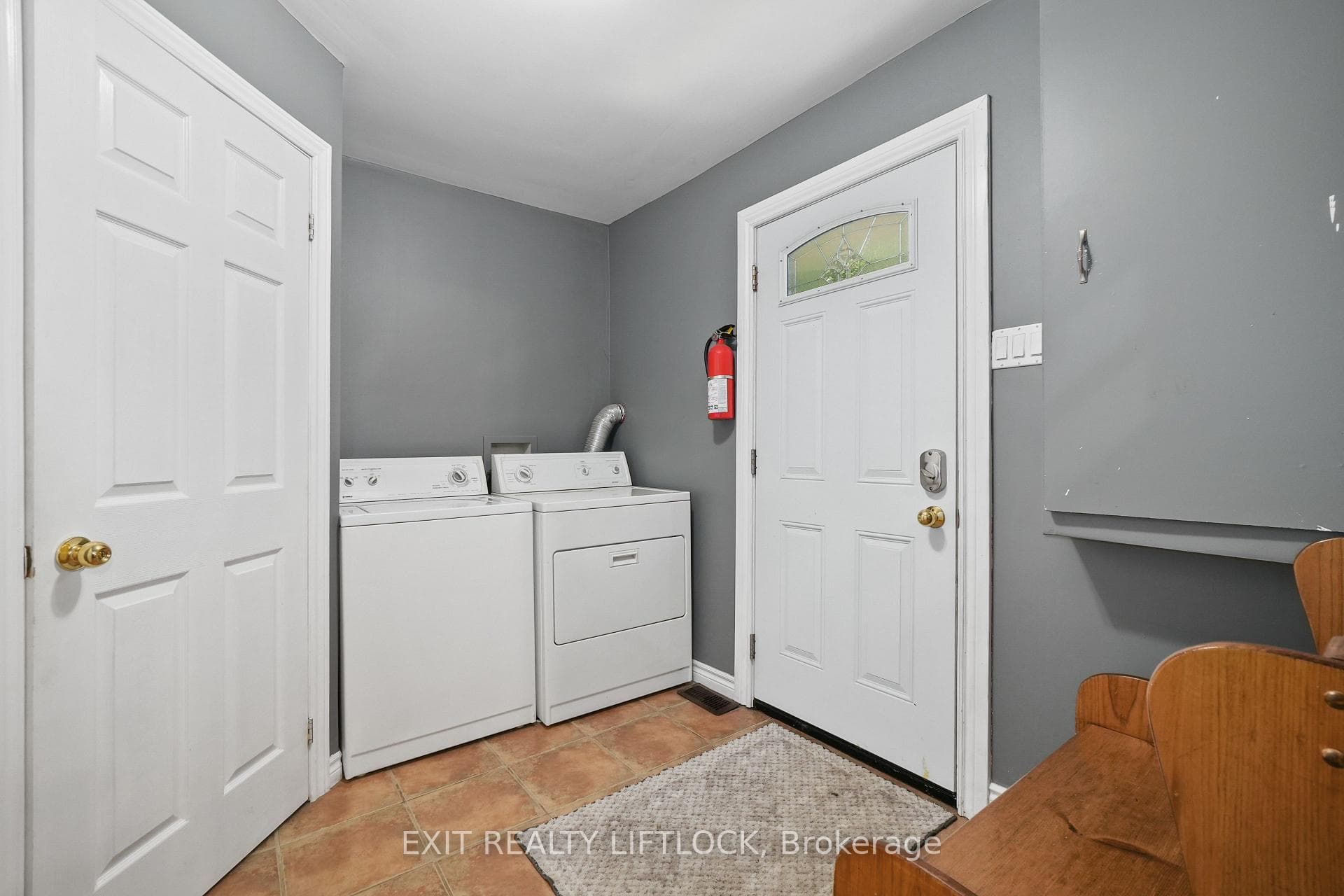 49 Cedarview Drive photo 9