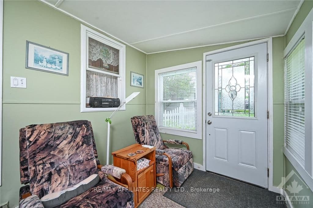 48 PARK Street photo 18