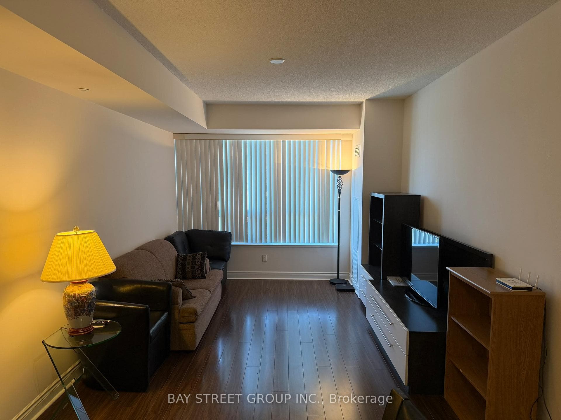 11211 Yonge Street Unit 1002 photo 3