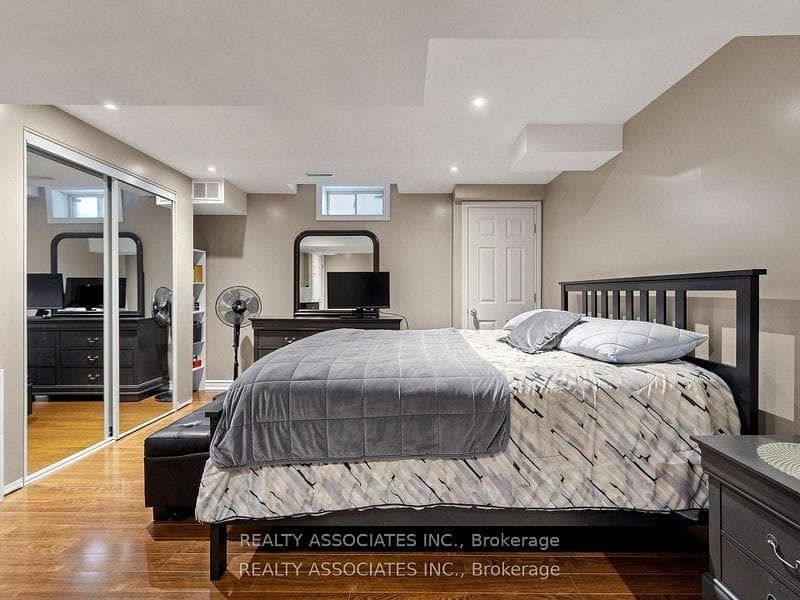 44 Shining Willow Crescent photo 39