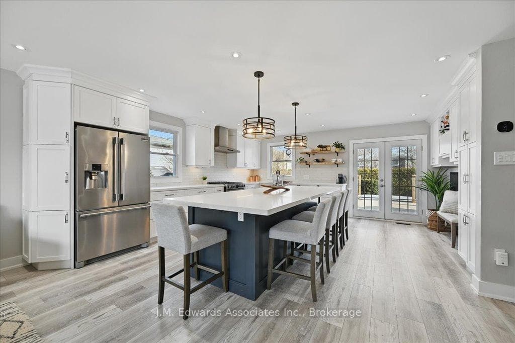 671 Cape Avenue photo 8