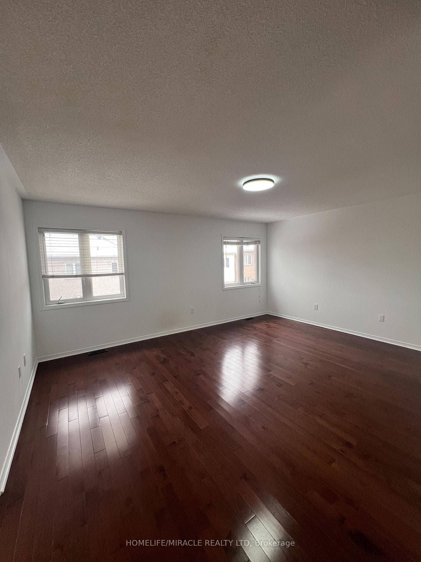 99 Oswell Drive photo 14