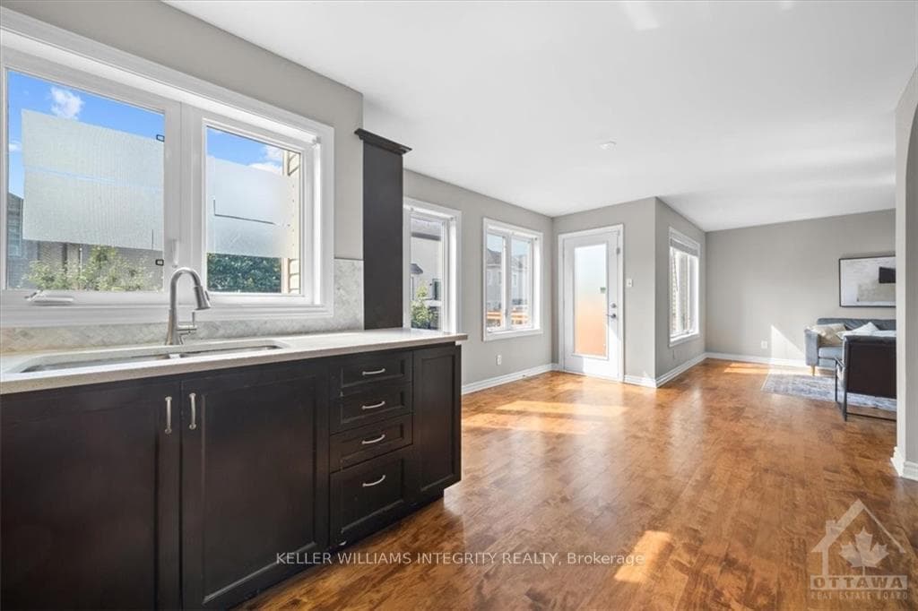 406 VENDEVALE Avenue photo 11