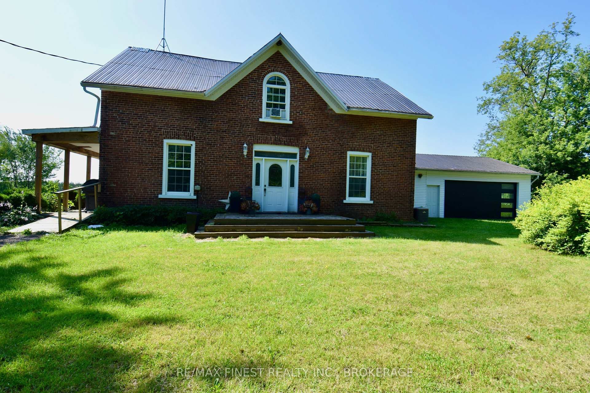 1990 Switzerville Road photo 1