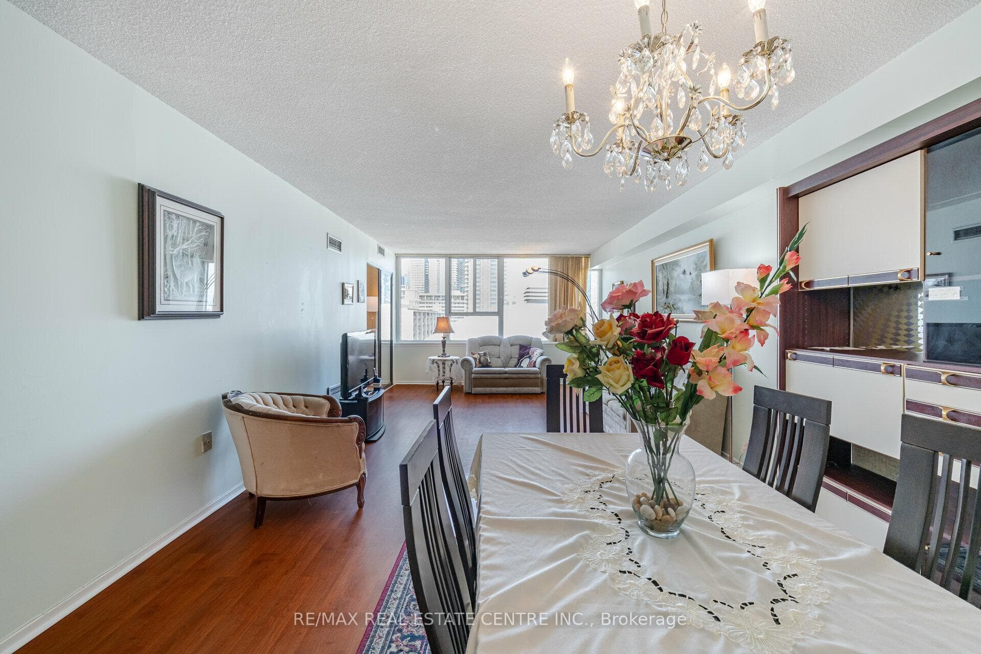 45 Carlton Street Unit 1612 photo 9