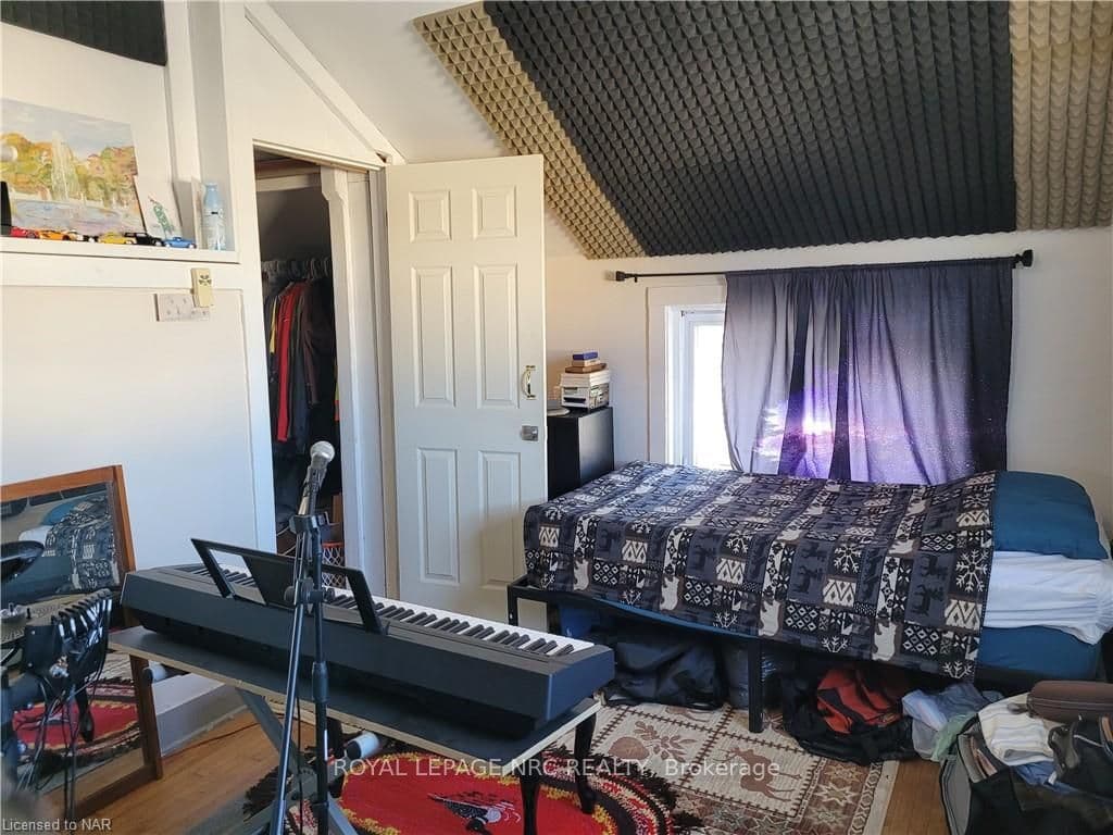 11 ALBINA Street photo 24