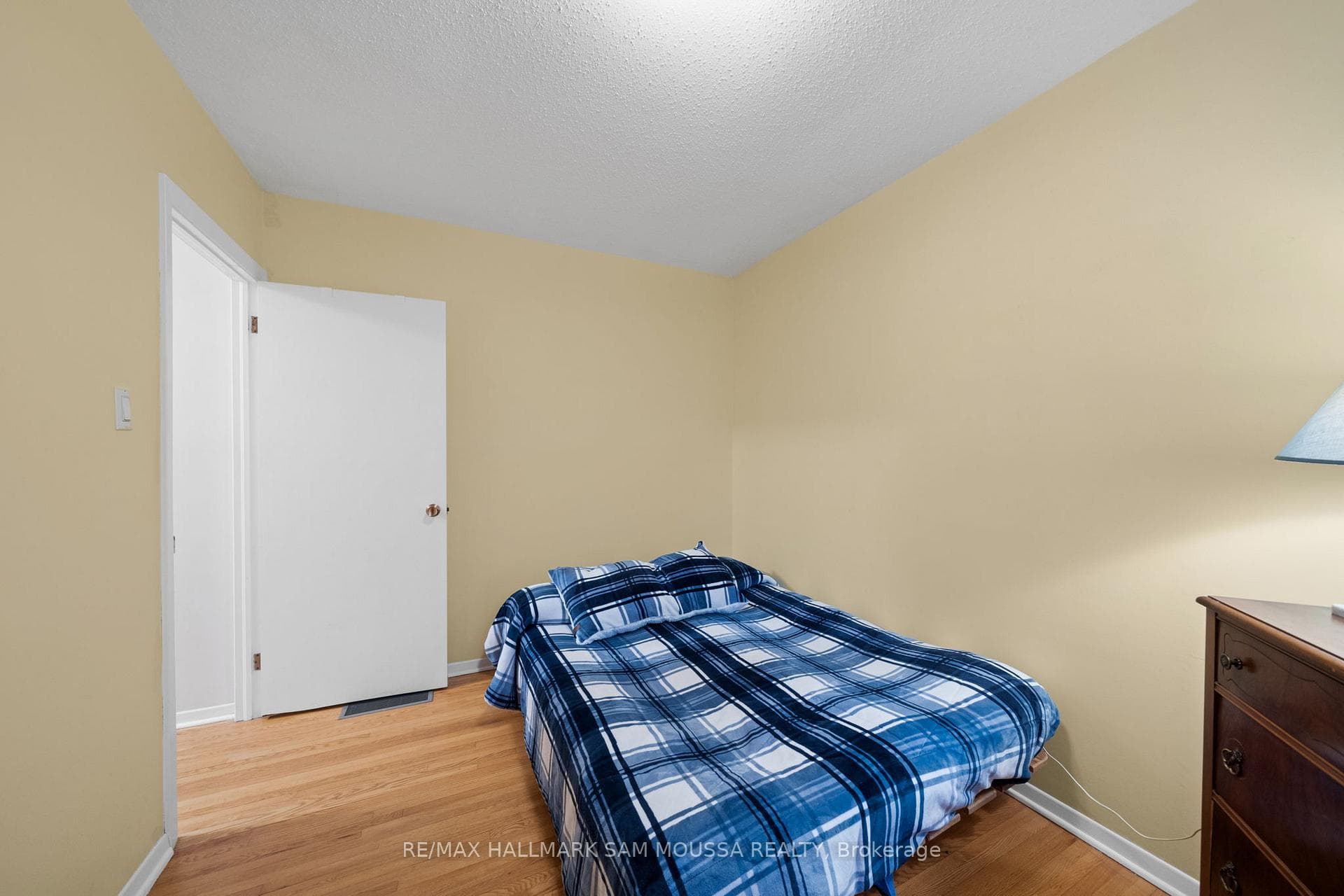 11 Springdale Crescent photo 23