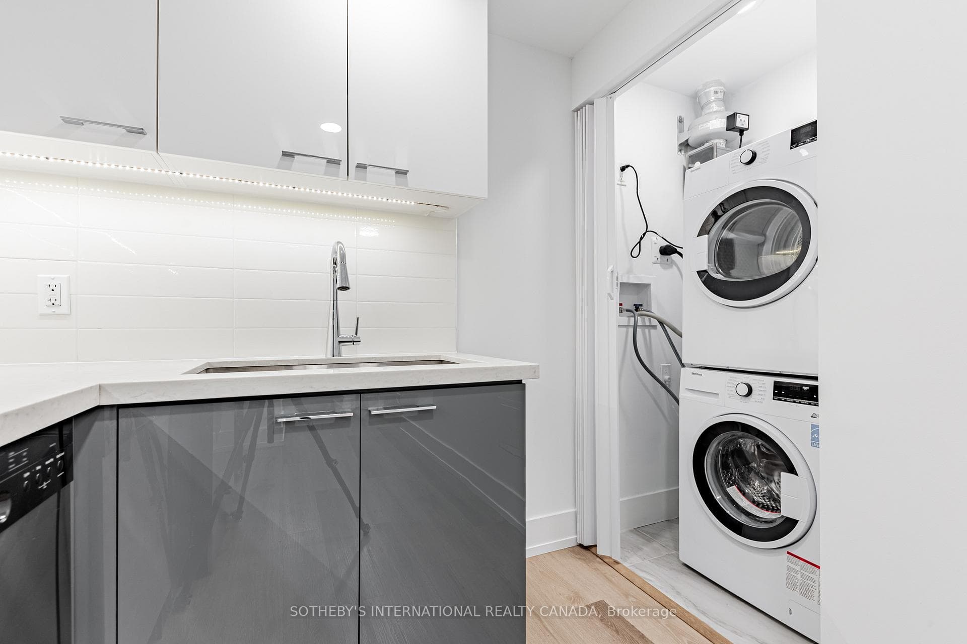 201 Sherbourne Street Unit N2305 photo 2
