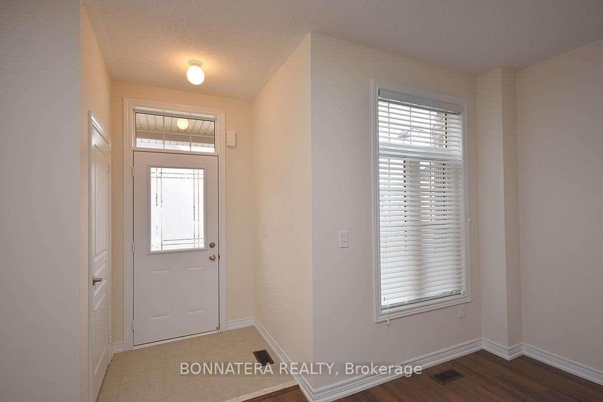 462 Terrace Way photo 2