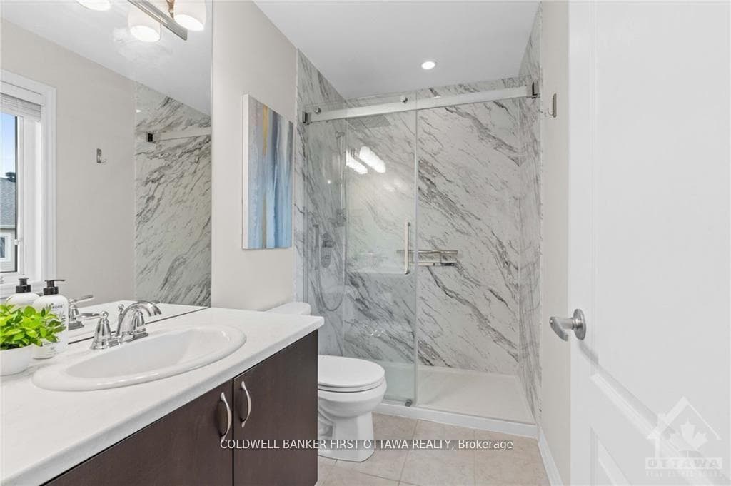 321 MEADOWBREEZE Drive photo 17