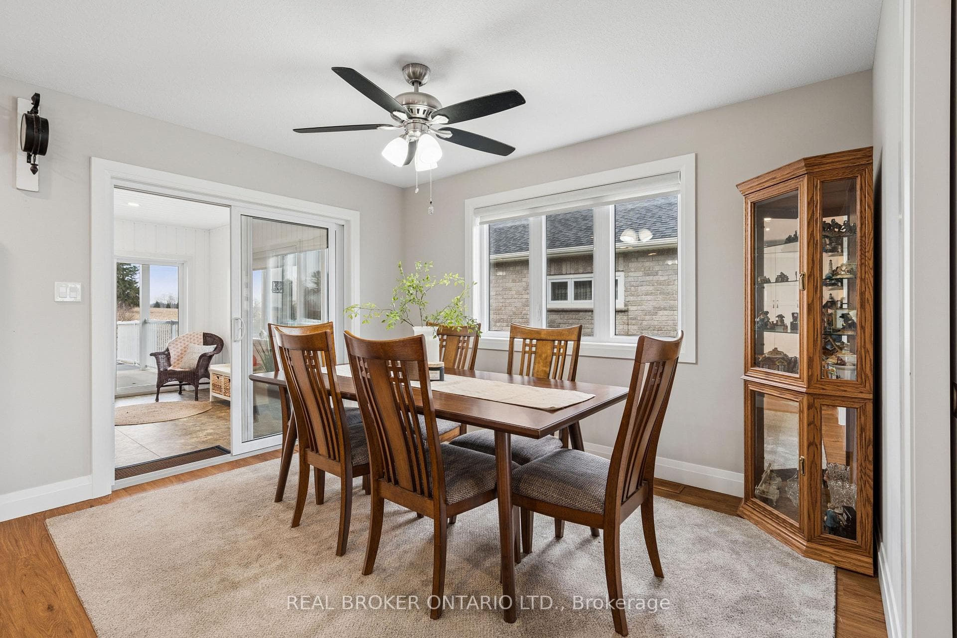 480 Grand Trunk Street photo 16