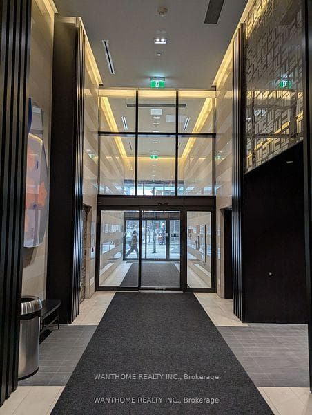 501 Yonge Street Unit 3710 photo 15