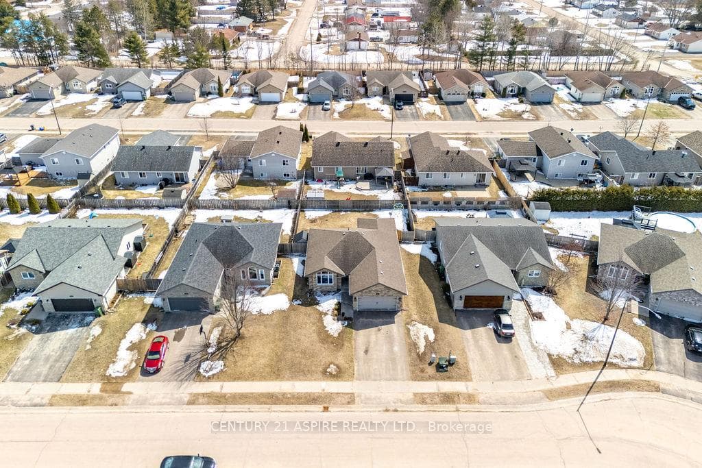 523 Turning Stone Crescent photo 48