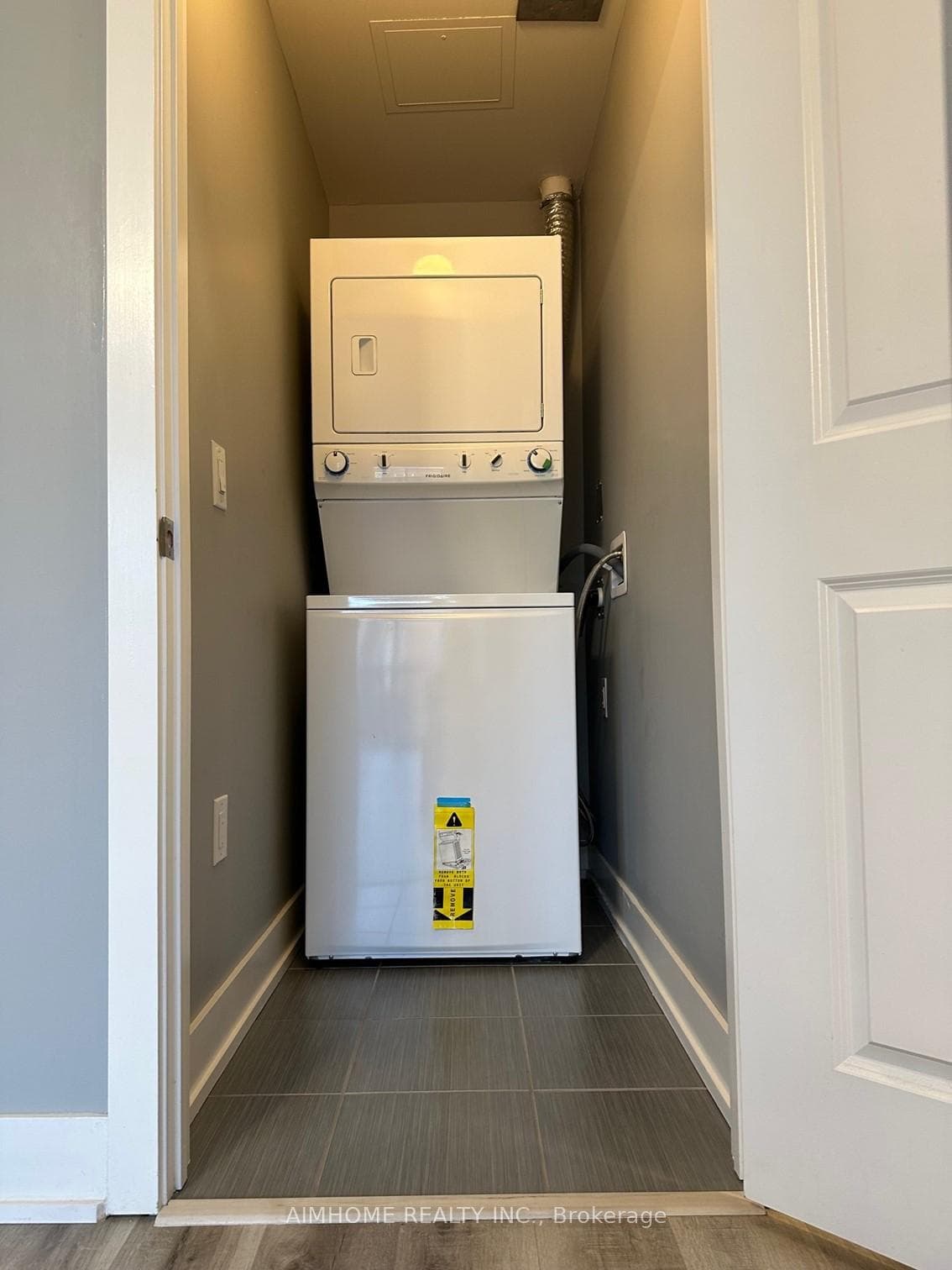 276 Gatwick Drive Unit 304 photo 4