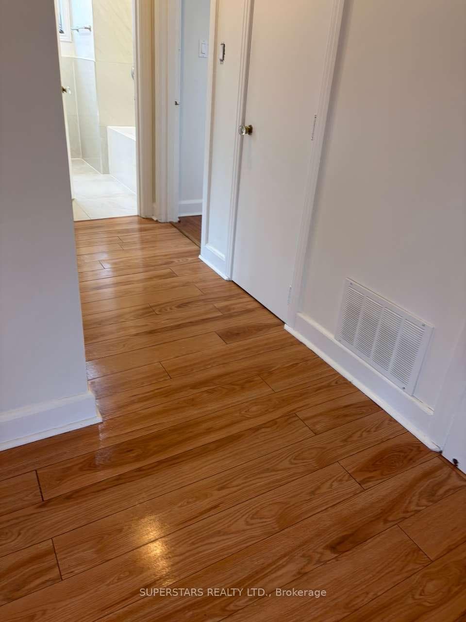 206 Lindsay Street Unit Upper photo 8