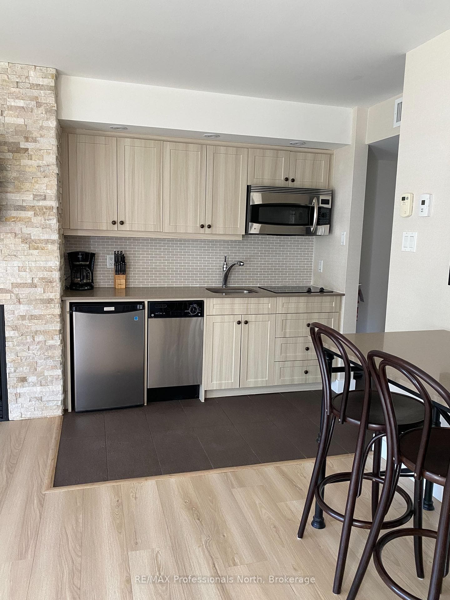 1235 Deerhurst Drive Unit 54-107 photo 9