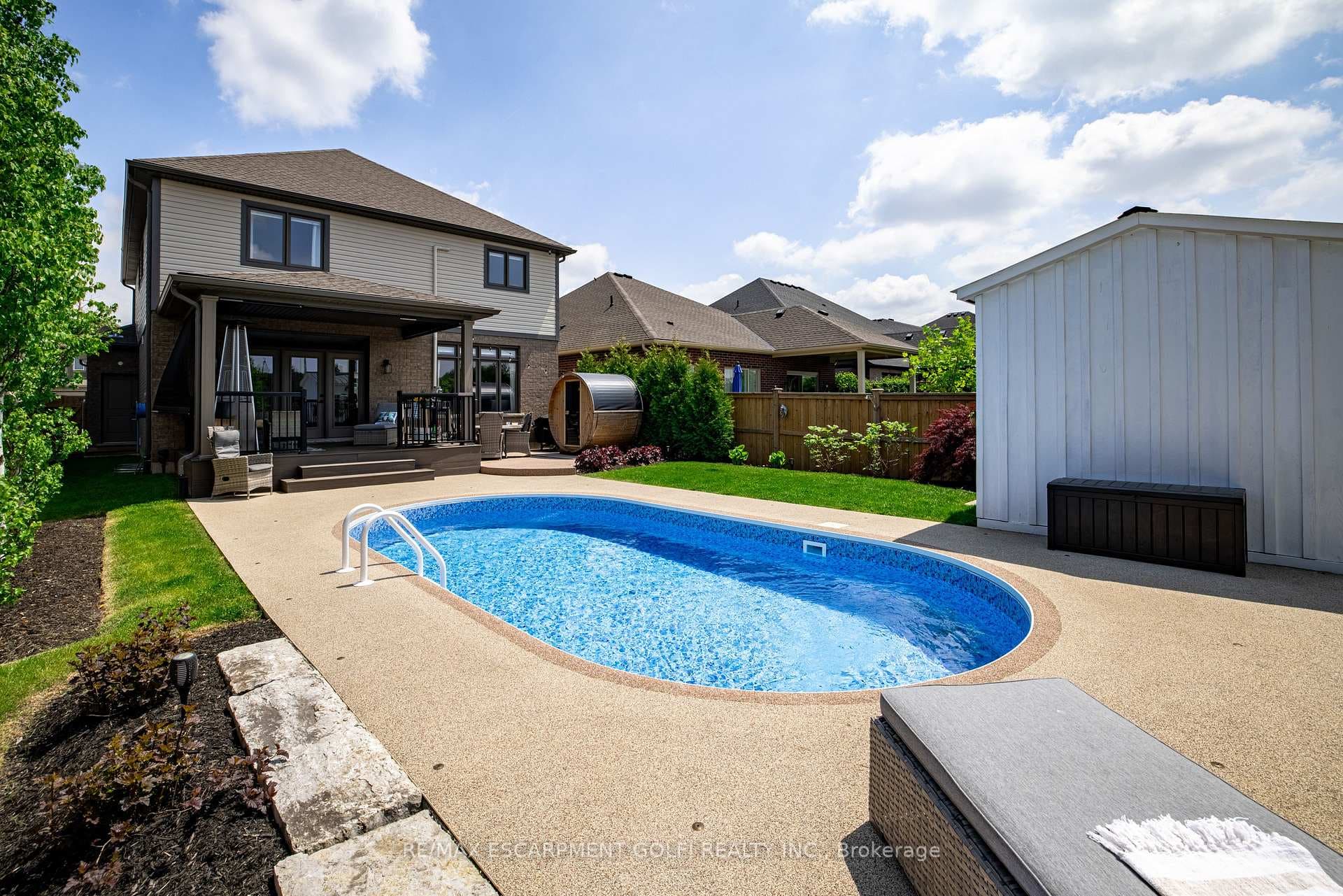 146 Susan Drive photo 33