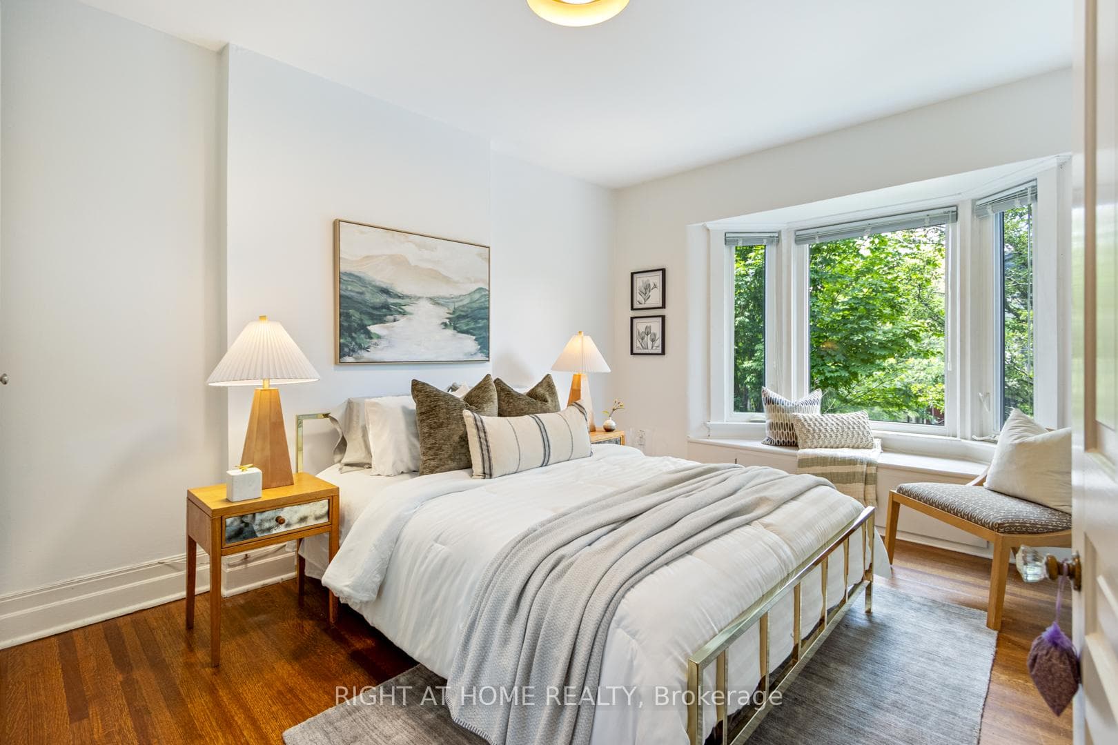 83 Grenadier Road photo 14