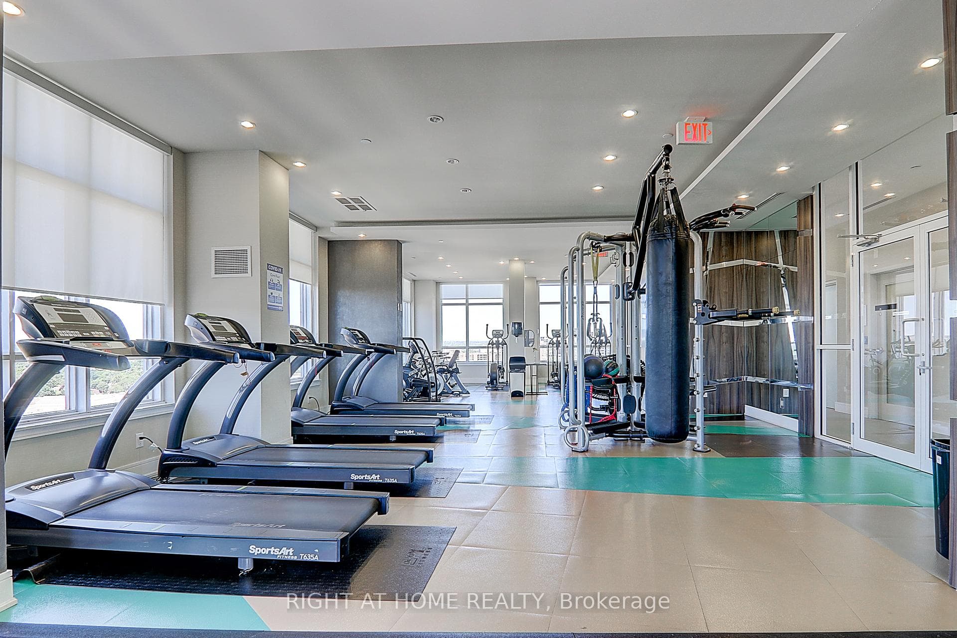 9201 YONGE Street Unit 205 photo 30