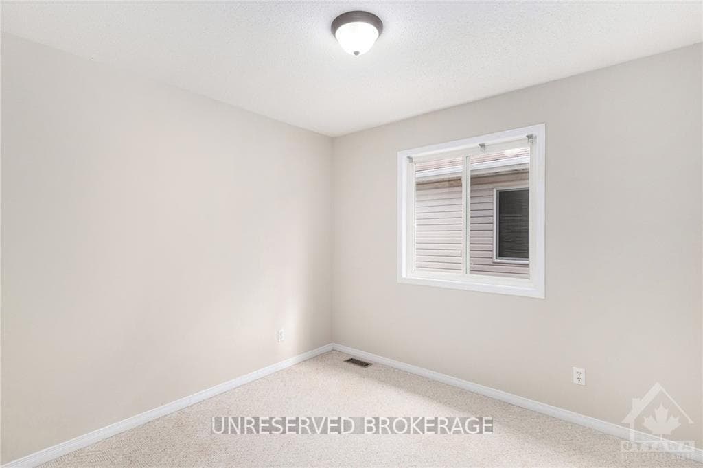 117 CASTLE GLEN Crescent photo 18