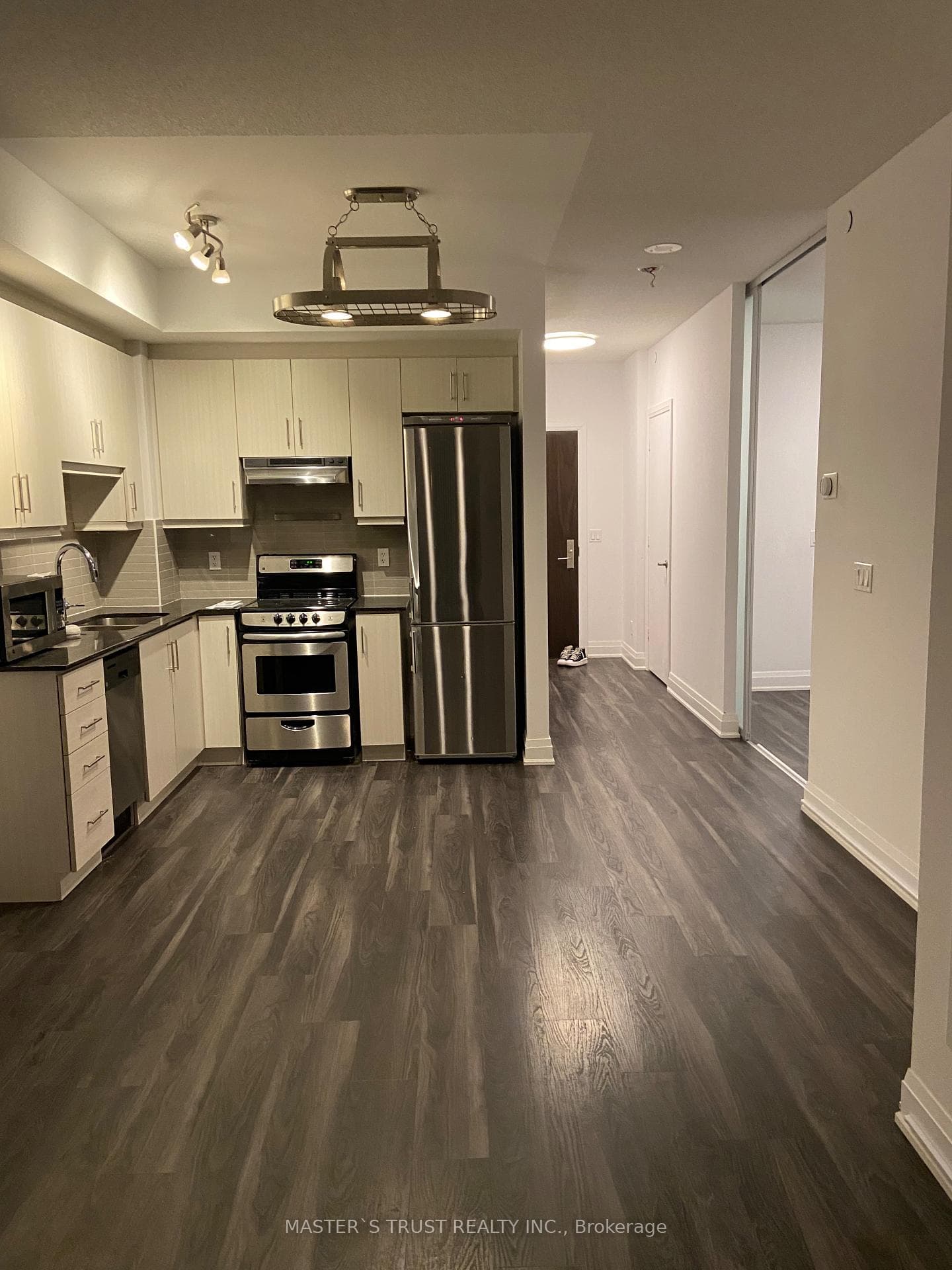 68 Canterbury Place Unit 220 photo 13